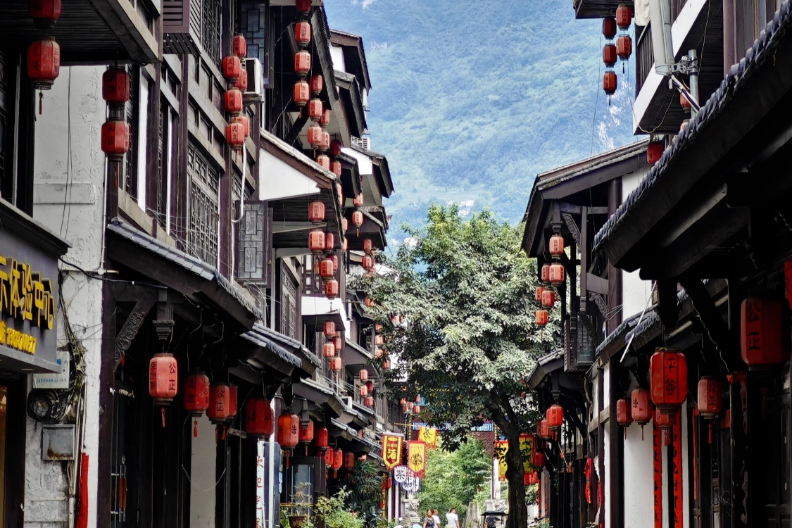 Dousha Pass Ancient Town Scenic Area